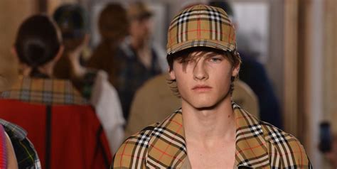 Burberry autunno inverno 2017 2018: la collezine see now buy 